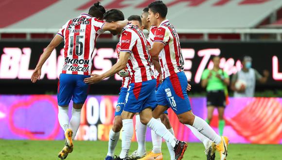 Chivas remontó a golasos