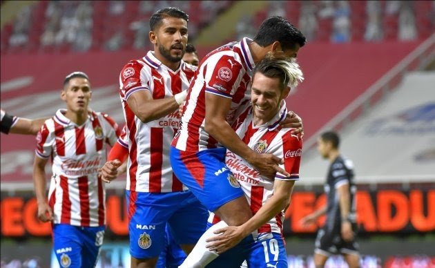 CHIVAS VENCE A NECAXA Y SE METE A LOS CUARTOS DE FINAL