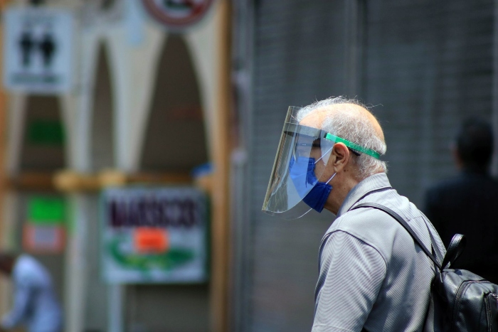 Detiene la Policía a 15 por no usar mascarilla