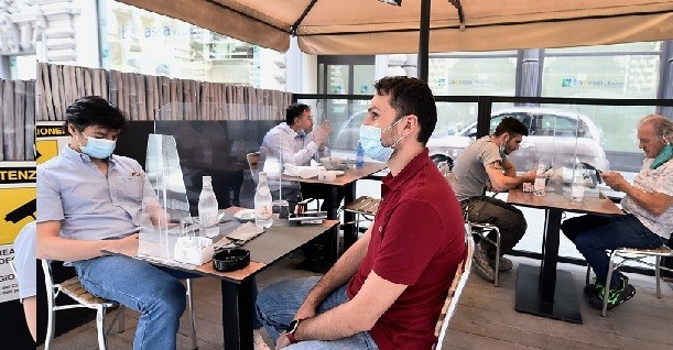 Abrirían restaurantes al aire libre y sin venta de alcohol: Gobierno