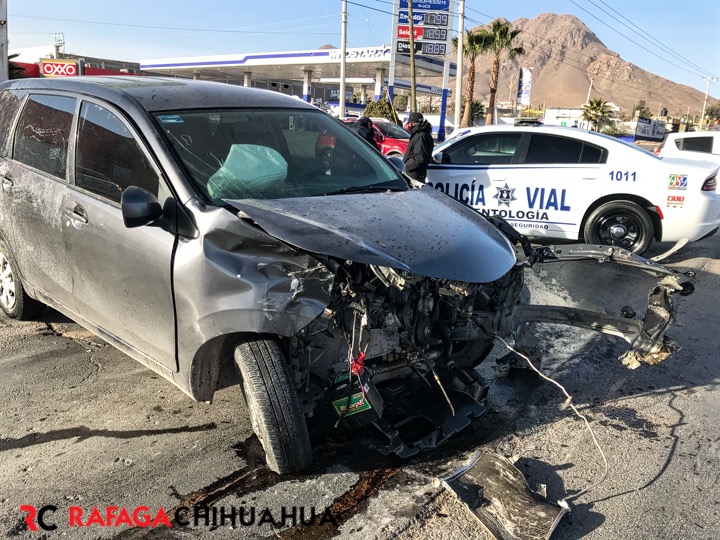 Aparatoso choque en el periférico R. Almada