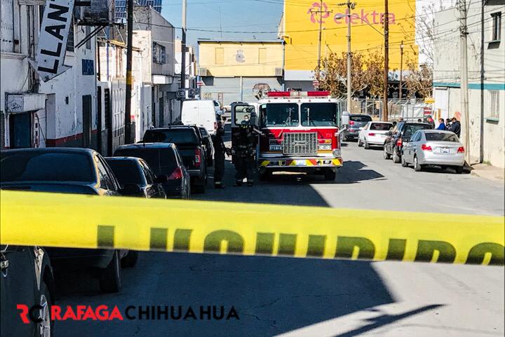 Evacúan llantera por incendio en la Aldama