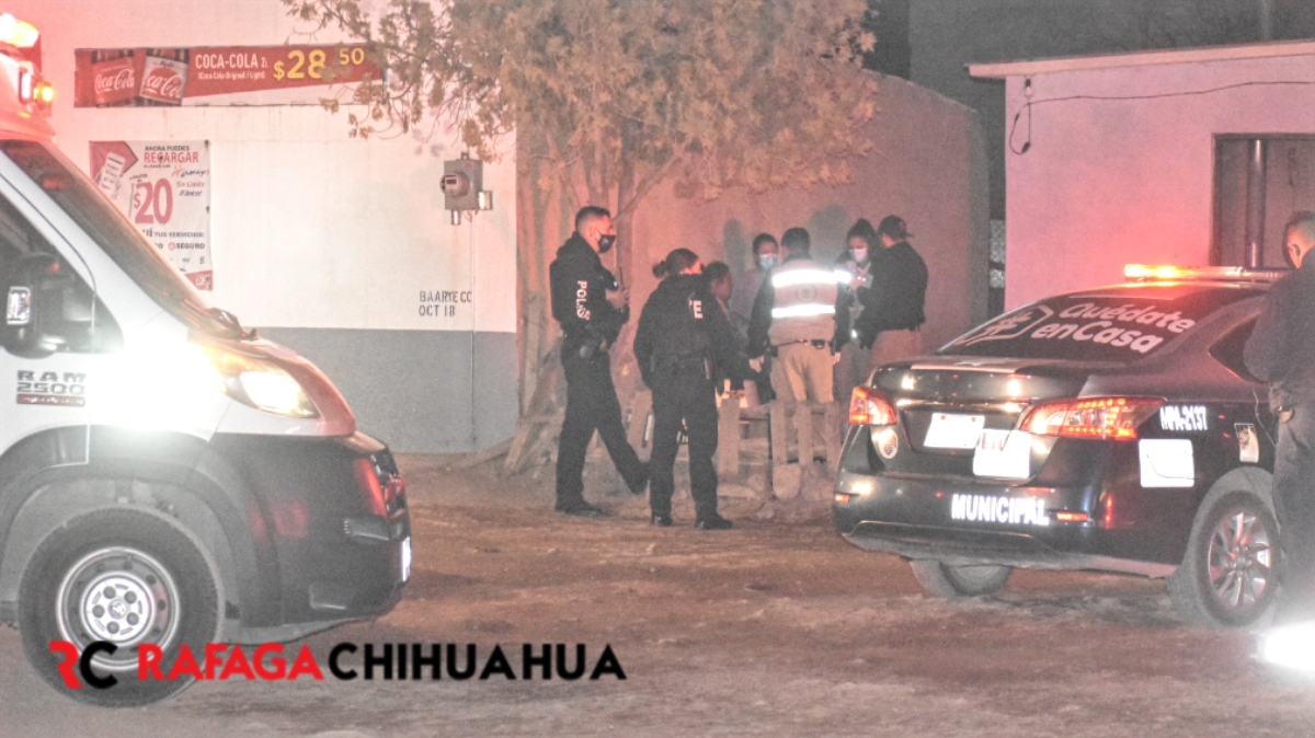 Tres heridos tras incendio en la 11 de Febrero