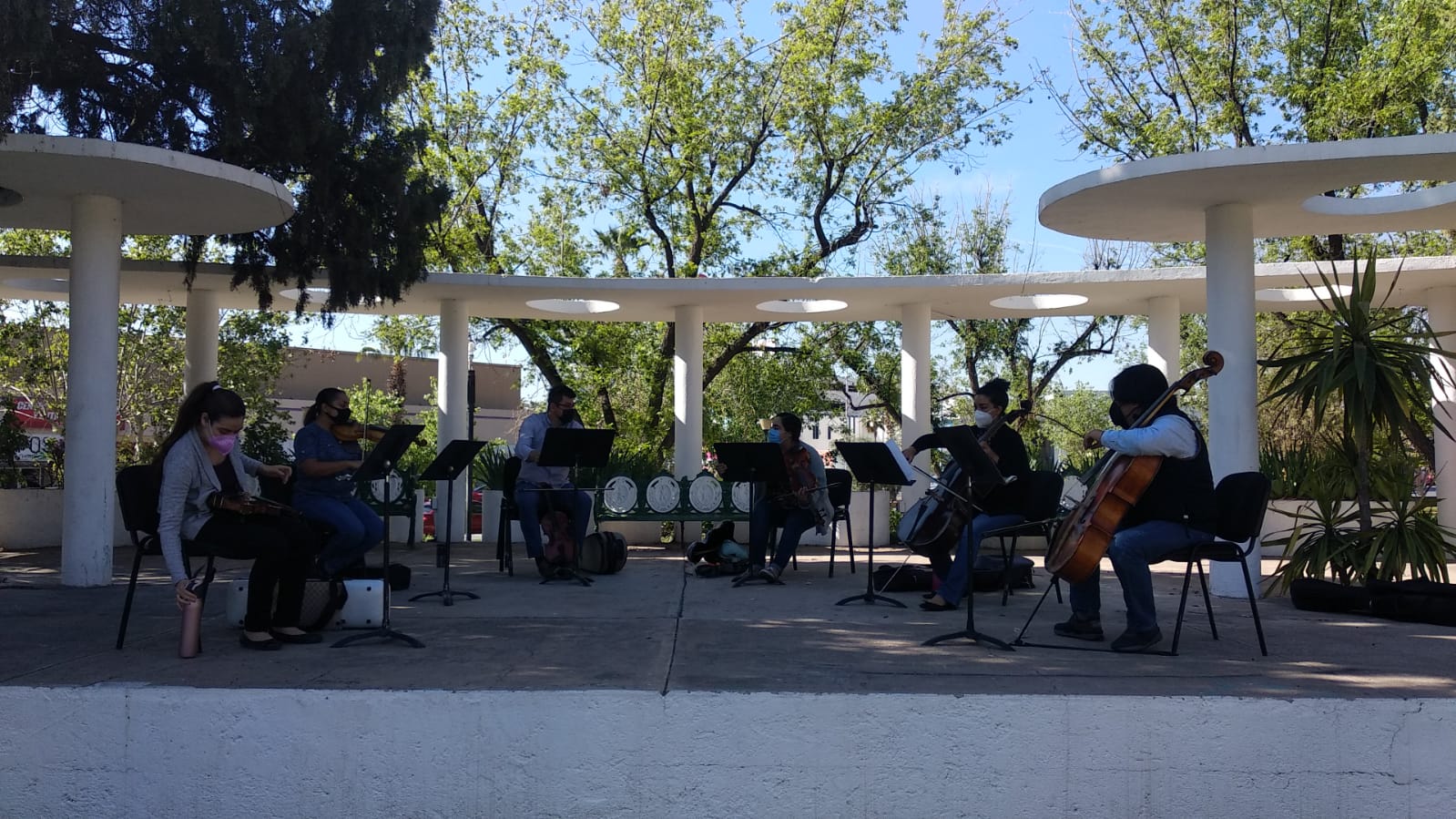 Comparte Orquesta Filarmónica su música al aire libre