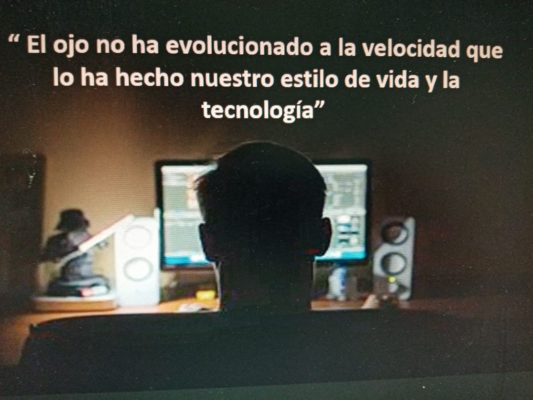 Dispositivos daña visión; el ojo no evoluciona al ritmo de la tecnología