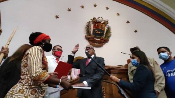 Investiga Asamblea Nacional de Venezuela robo de fondos públicos