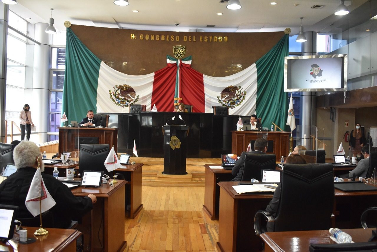 Emiten diputados declaratoria de reforma Constitucional para reducir magistraturas del TEE de 5 a 3