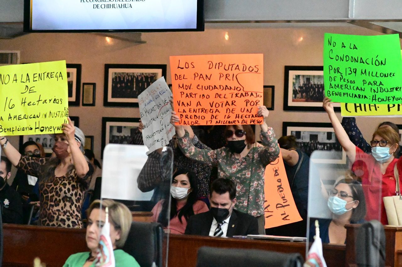 Manifestación en Congreso; Maru intenta regalar terreno a empresario benefactor de su campaña