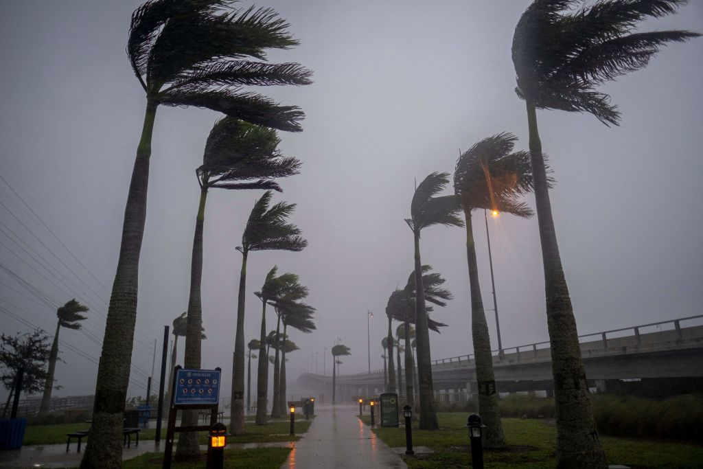 Huracán ‘Ian’ toca tierra en Florida, confirma gobernador