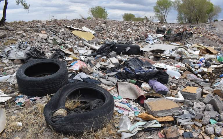 Exhortan a evitar tirar basura o escombro en los arroyos de Chihuahua Capital