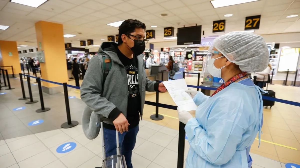 Aeropuertos deberán mantener protocolos de salud por viruela símica