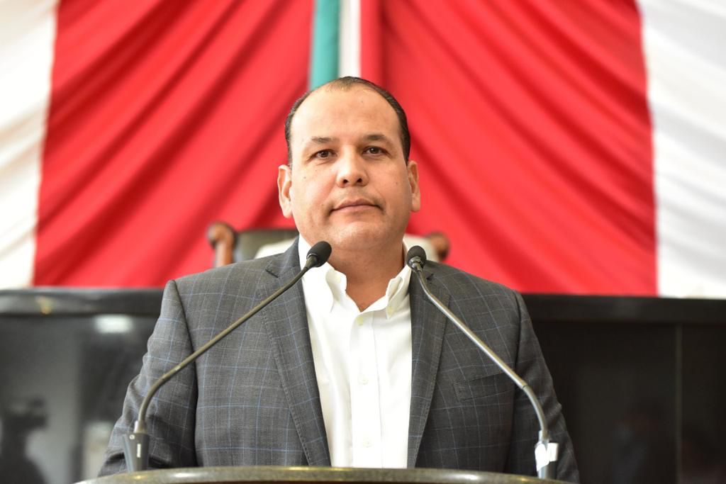 Propone Omar Bazán incremento de sanciones por venta de alcohol adulterado
