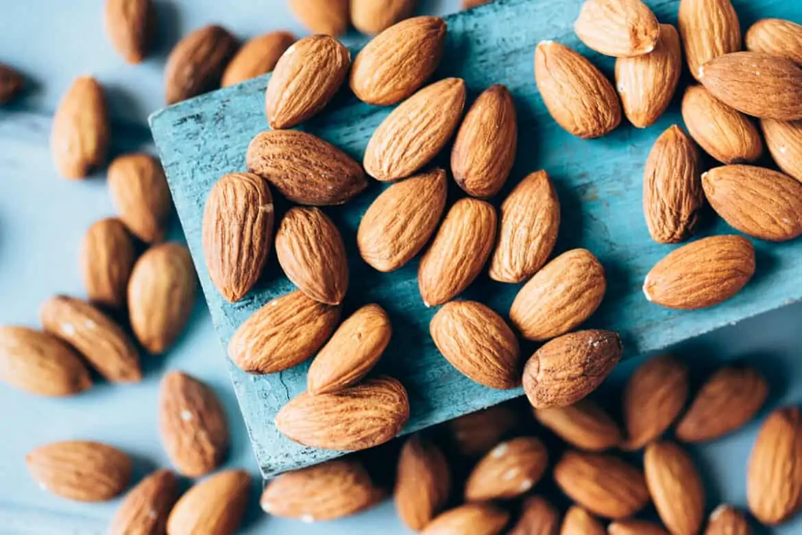 Las almendras podrían ayudar a perder peso al evitar otros tentempiés, según un estudio