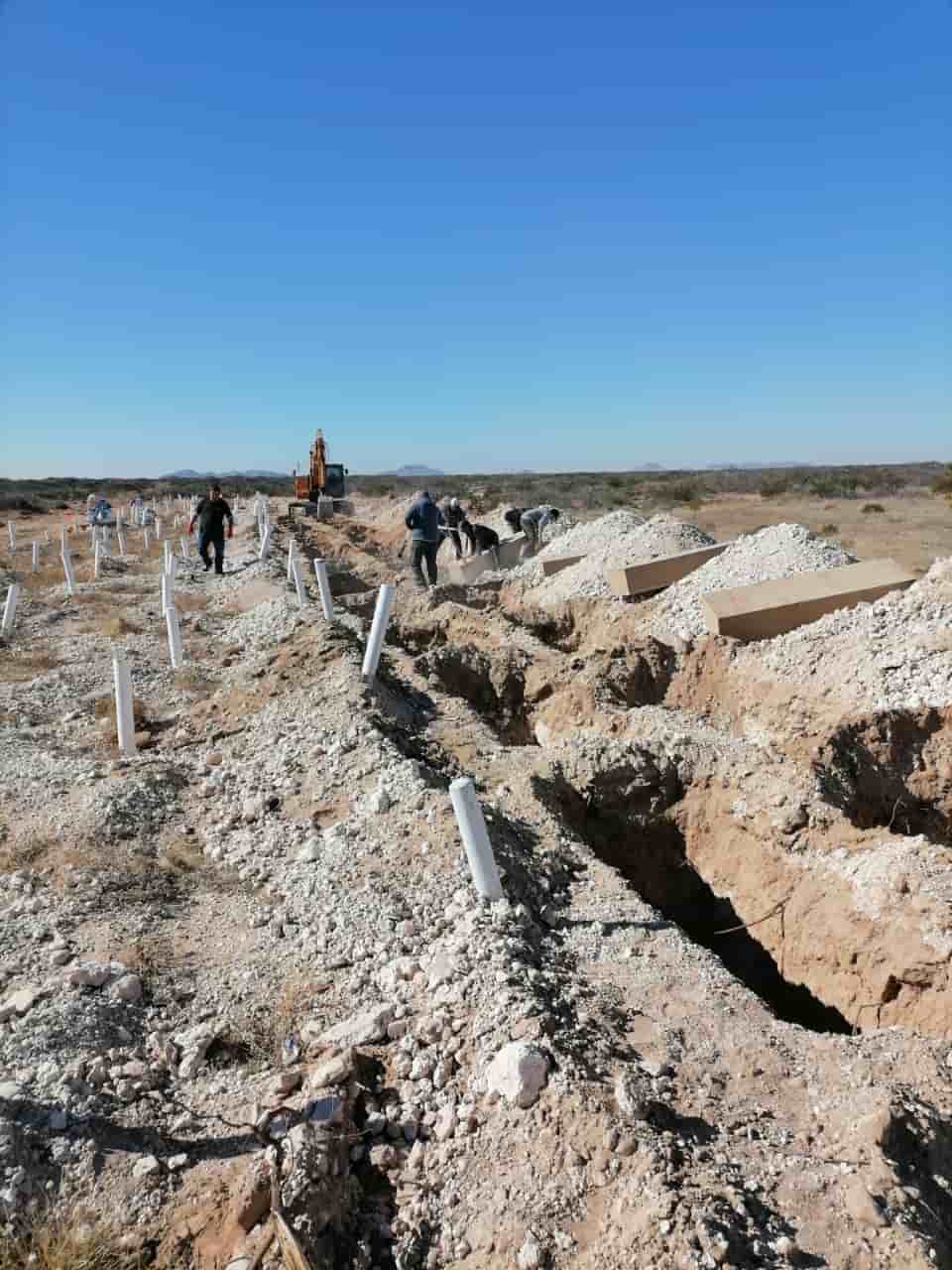 Realizan inhumación de 89 cuerpos no identificados en panteón San Rafael de Ciudad Juárez