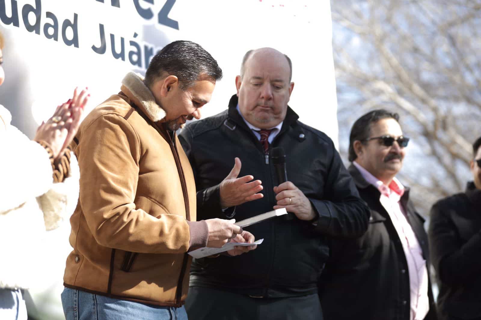 Inaugura Cruz Pérez Cuellar Torneo de Ajedrez y entrega medallas a personajes reconocidos del país