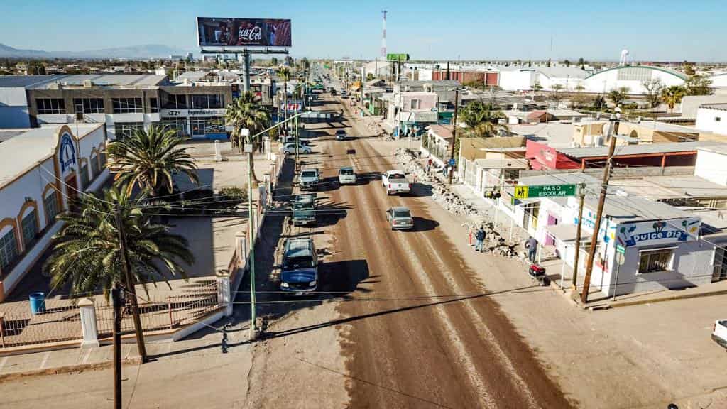 Rehabilitan calles en Meoqui