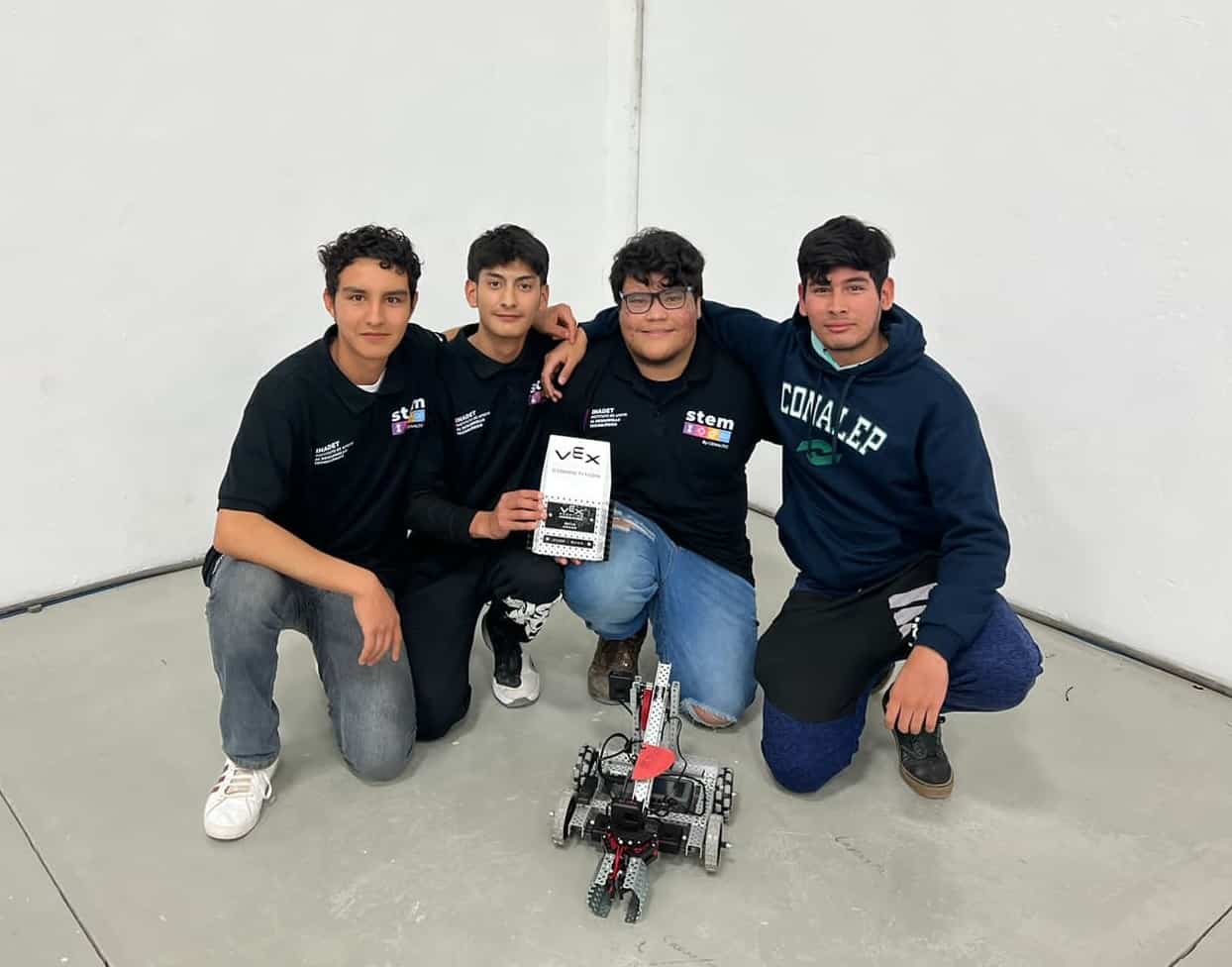 Destacan estudiantes del CONALEP Delicias en Campeonato de Robótica