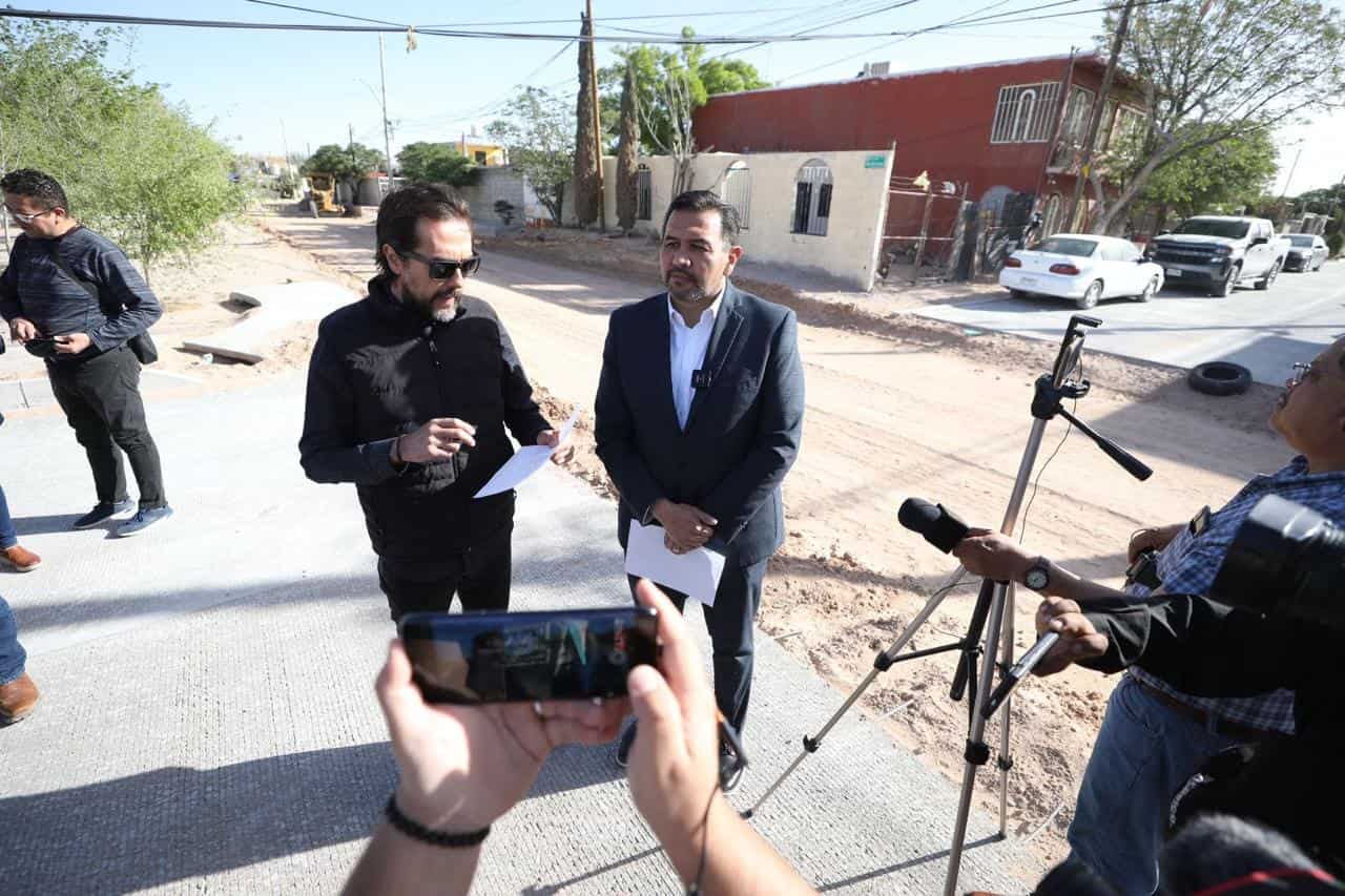 Supervisa Presidente Pérez Cuéllar pavimentación de calles en colonia Profesora María Martínez