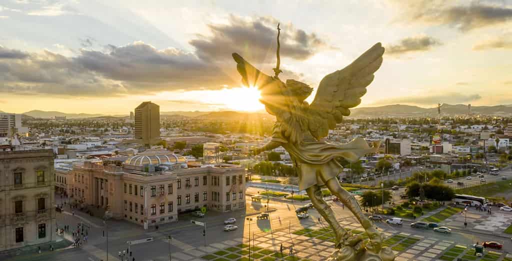 Emiten recomendaciones para prevenir afectaciones por el sol