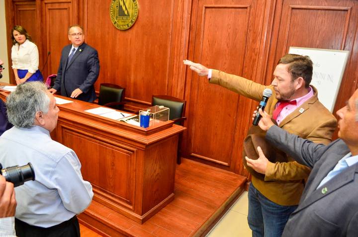 Alfredo Pinedo Álvarez toma protesta como director provisional de Zootecnia en la UACH