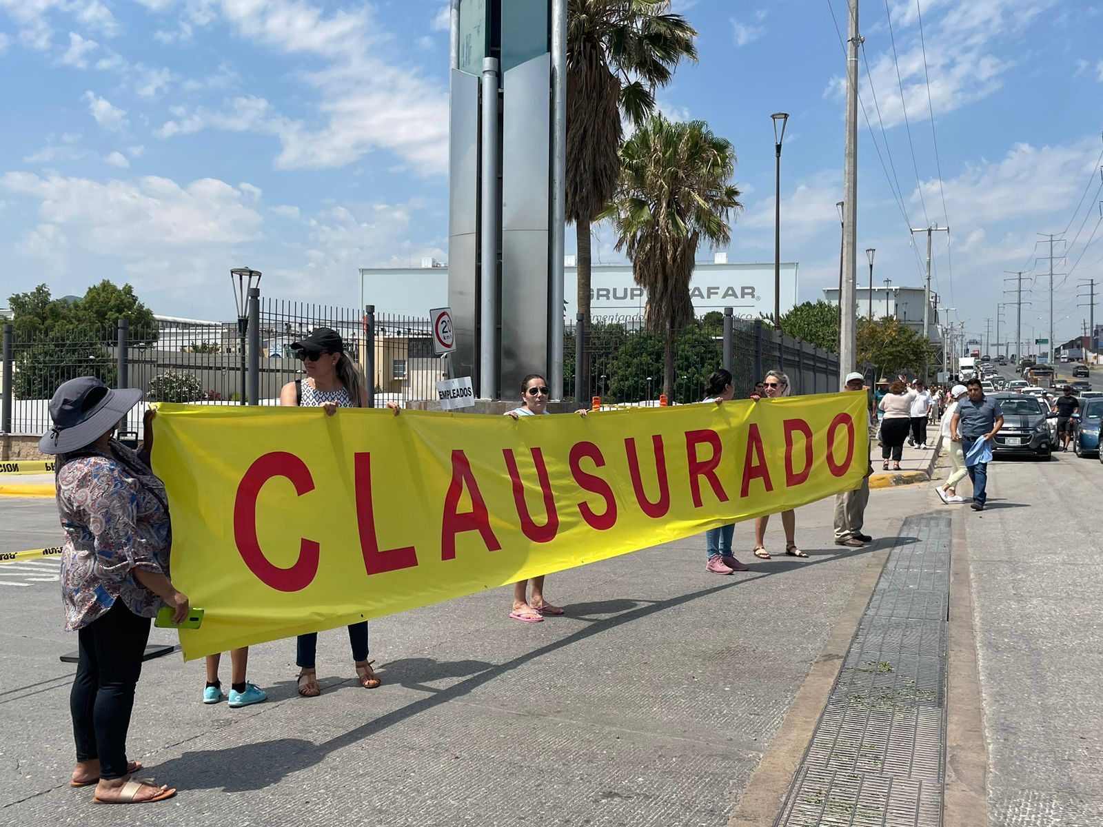 Clausuran Bafar ante amparos en contra del relleno sanitario