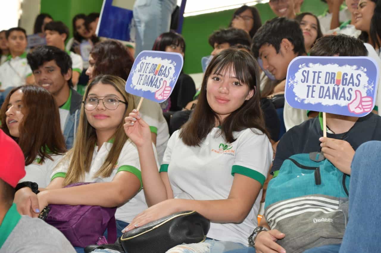 Participan más de dos mil estudiantes en convivencia para la prevención de adicciones