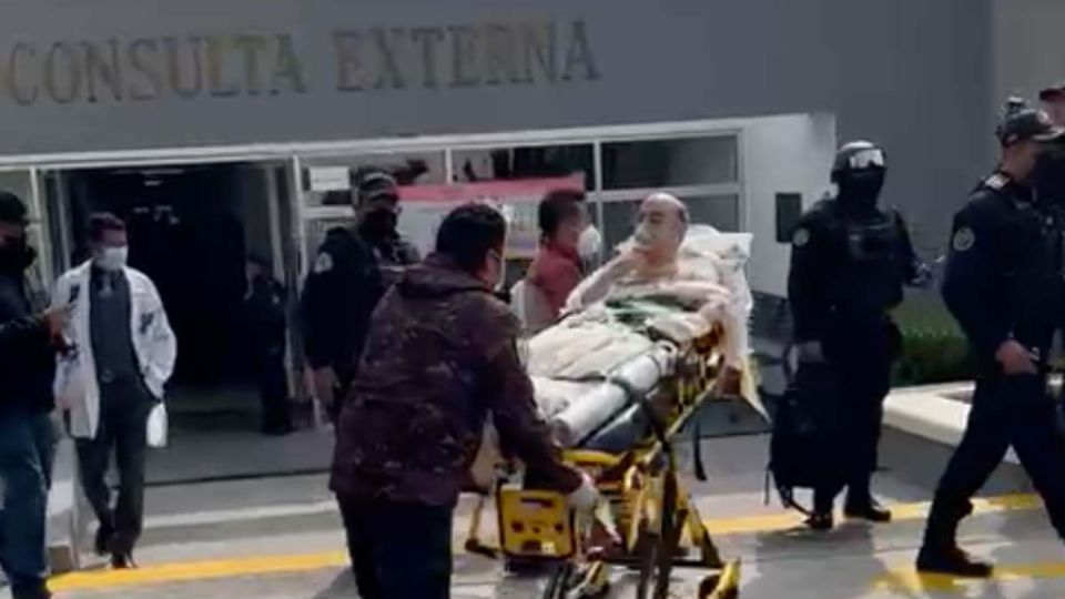 Murillo Karam sale del Reclusorio Norte y es trasladado al hospital por esta razón