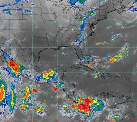 Onda tropical 27 provocará lluvias intensas este jueves en siete estados: SMN