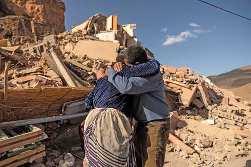 Sobrevivientes en Marruecos, sin comida, agua ni electricidad