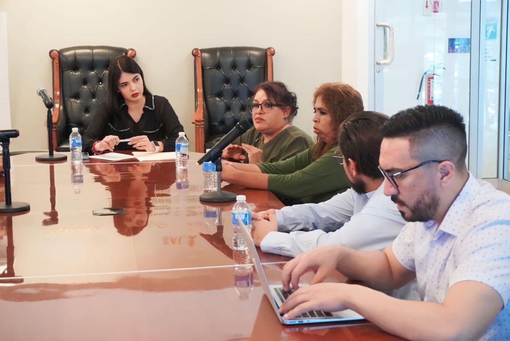 Lidera Andrea Flores reunión para mejorar el servicio de la Ruta 15