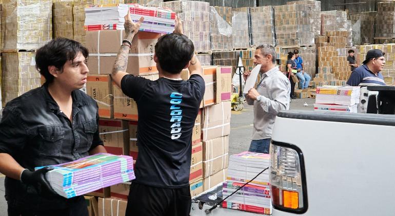 LIBERAN LOS LIBROS, REGRESAN LAS CLASES. . . NUEVO DELEGADO EN MORENA. . . NO LES PAGAN A LOS MAESTROS JUBILADOS. . .