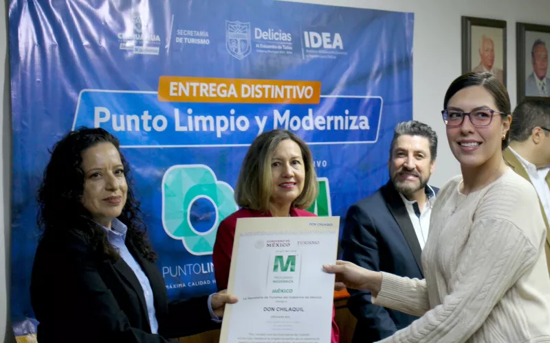 Entrega Turismo distintivos “Moderniza” y “Punto Limpio” a empresas delicienses