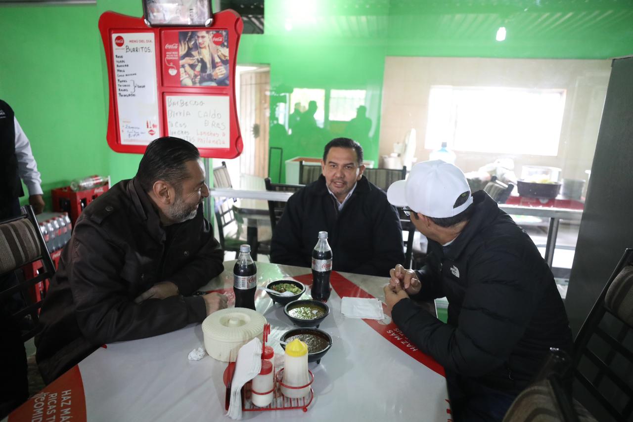 Visita Cruz Pérez Cuellar el negocio “Birria y Barbacoa Tlaxcalita