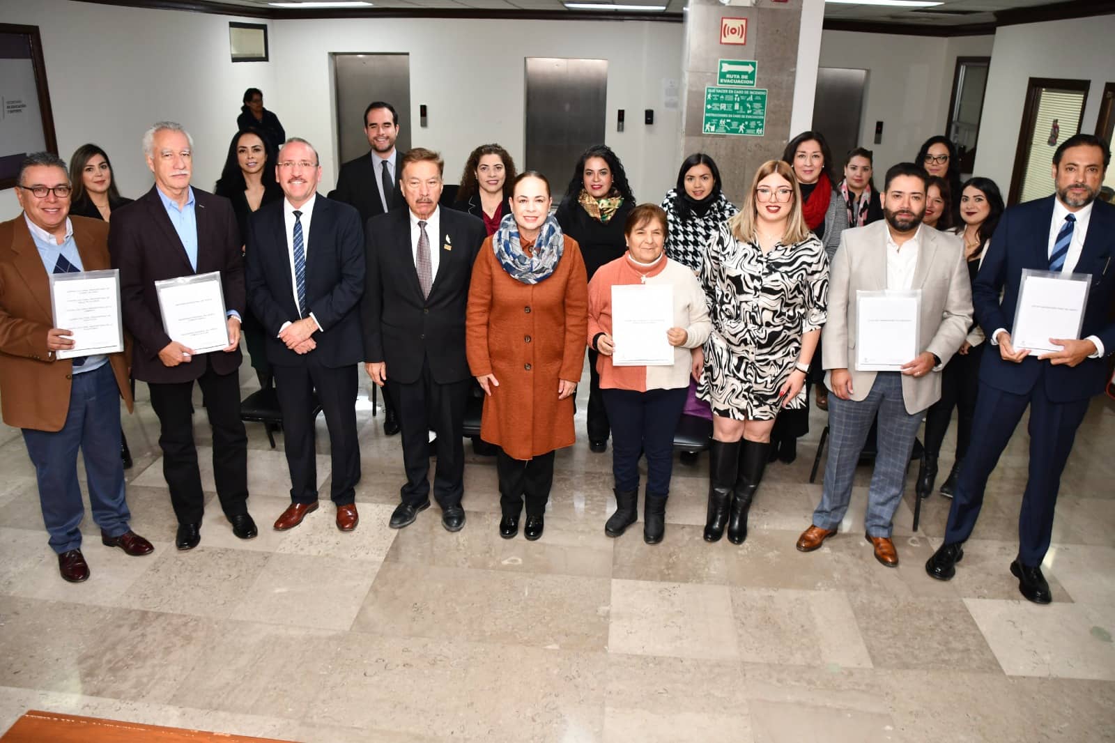 Entregan acuerdos de incorporación a 11 instituciones particulares