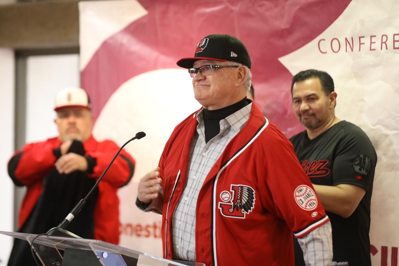 Presentan al nuevo manager de Indios de béisbol de Ciudad Juárez