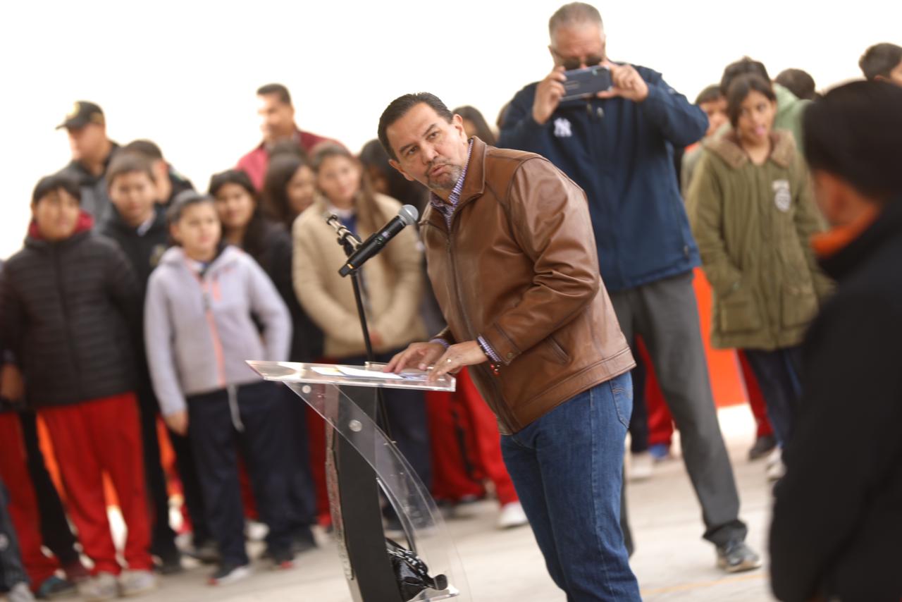 Entrega Cruz Pérez Cuellar obras de rehabilitación de la Escuela Primaria Francisco I. Madero