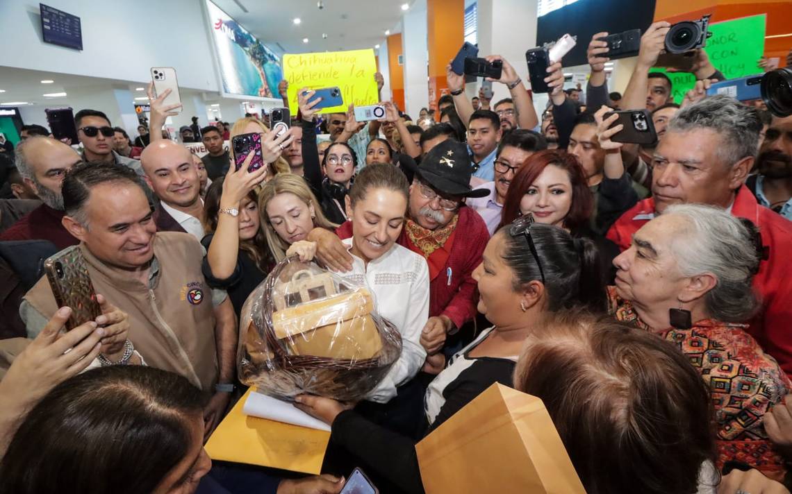 CLAUDIA SHEINBAUM SE MANTIENE EN LA DELANTERA. . . HISTÓRICA CIFRA HA DESTINADO AMLO A PROGRAMAS DE BIENESTAR EN MÉXICO. . . TERMINARÁ CRUZ PÉREZ CUELLAR GRANDES OBRAS PARA BENEFICIO DE LA COMUNIDAD. . .