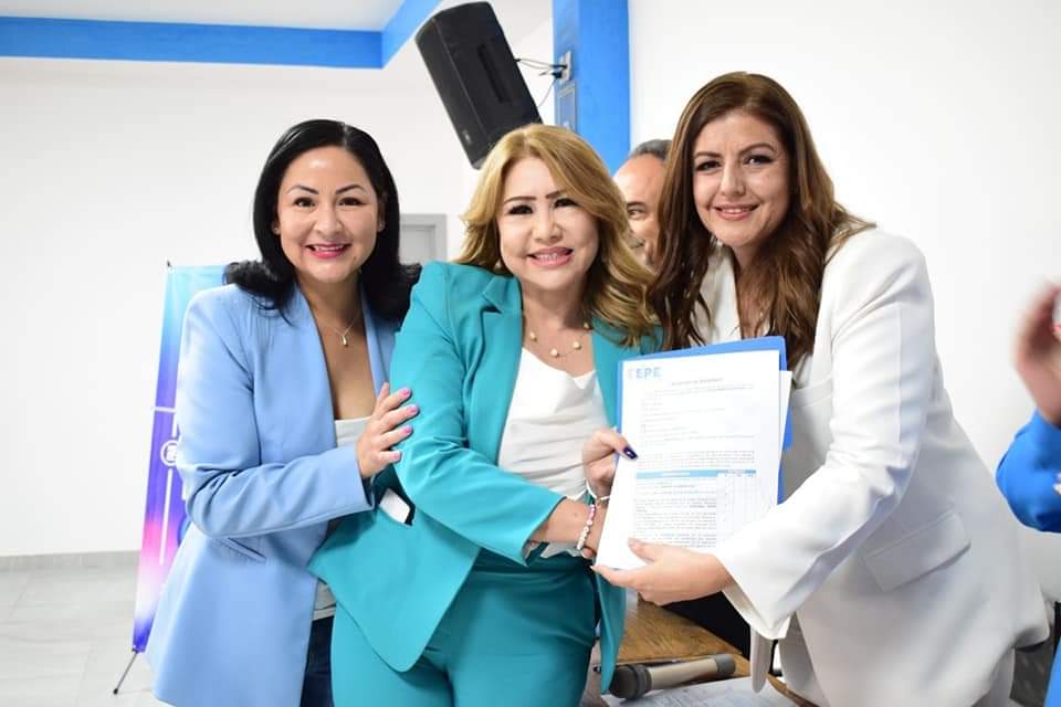 TRONÓ LA SUPLENTE INCOMODA. . . SUSANA PRIETO ROMPE CON MORENA. . . CRUZ PÉREZ CUELLAR PREMIA A SERVIDORES PÚBLICOS. . .