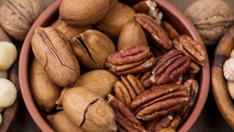 ¿Qué cantidad de nueces se puede comer al día y qué beneficios aportan?