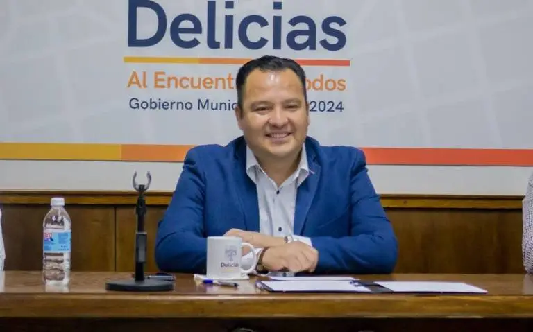 VALENCIANO Y SUS NEGOCIOS. . . MUNICIPIO APOYA LA CAMPAÑA DE CARLA RIVAS; DENUNCIA ELIEL GARCÍA. . . VIGILARÁN JORNADA ELECTORAL 679 ELEMENTOS DE LA DIRECCIÓN DE SEGURIDAD PÚBLICA. . .