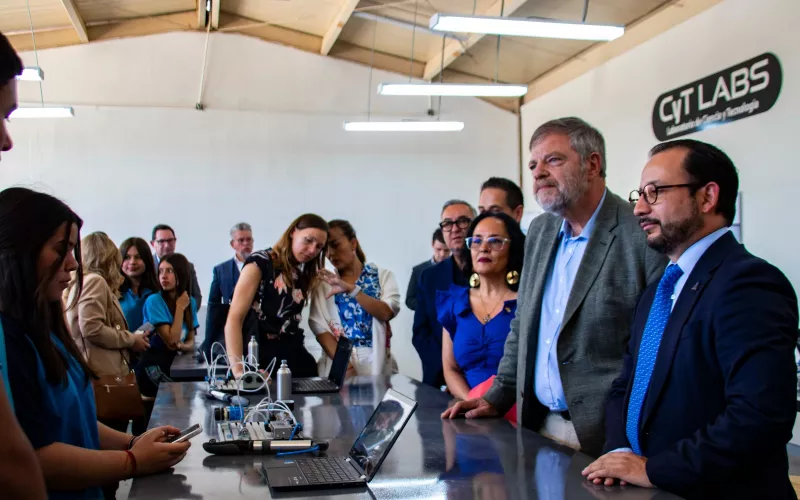 Instalan laboratorio de Ciencia y Tecnología en la Escuela Secundaria Técnica No. 57 de Chihuahua