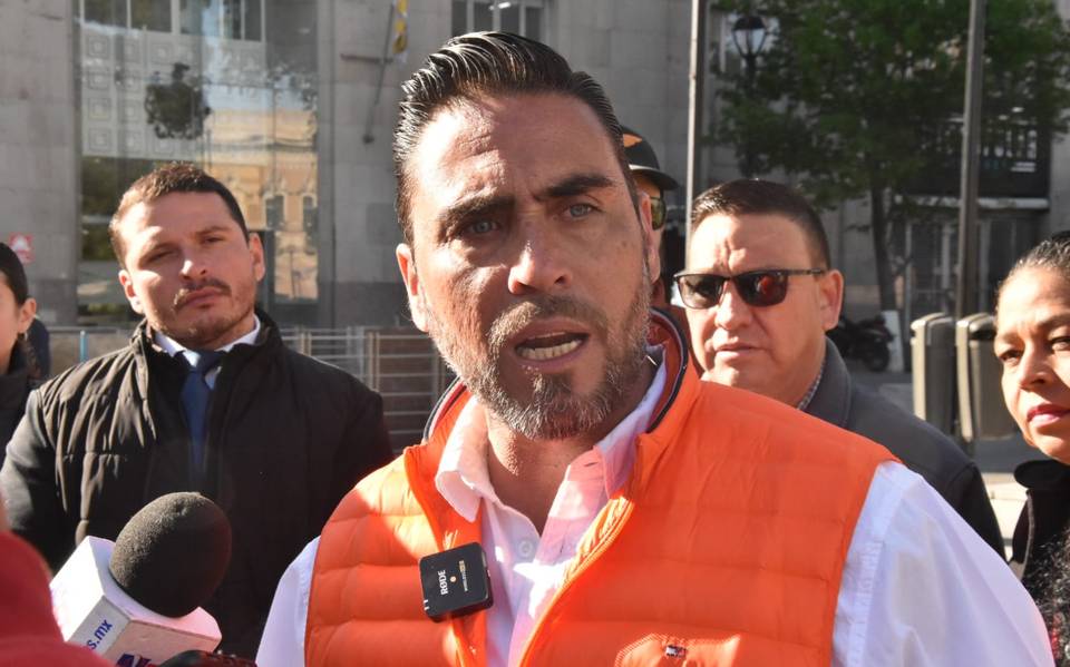 Denuncian a Kike Valles por homofóbia