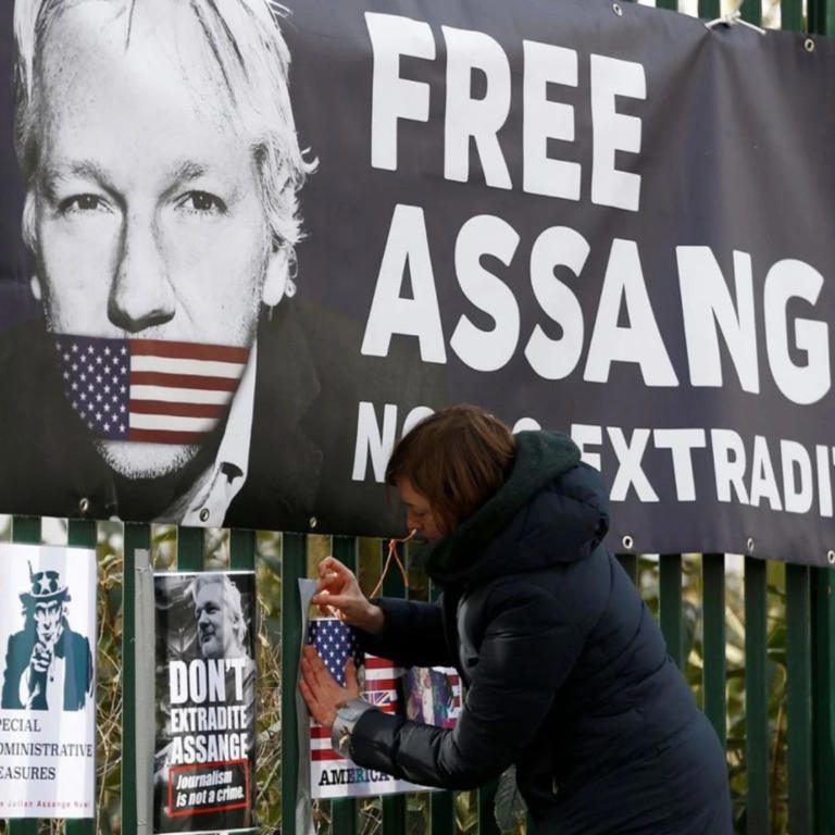 ¿Quién es Julian Assange, “enemigo número uno” de Estados Unidos y fundador de WikiLeaks?