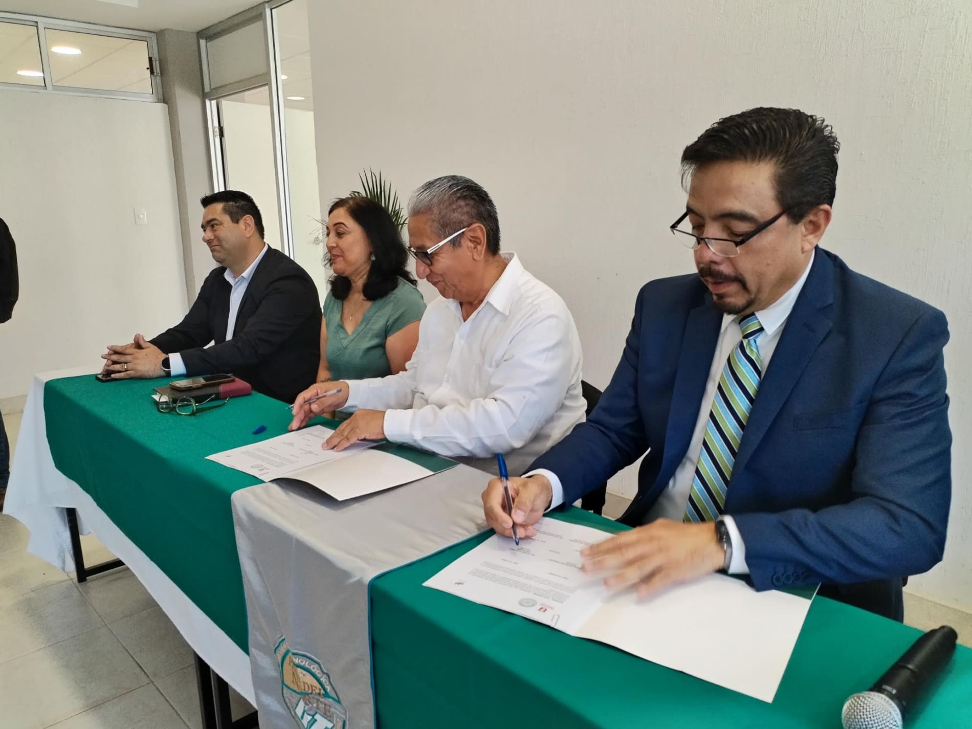 Firman UT Paso del Norte y UP de la Zona Metropolitana de Guadalajara convenio de colaboración