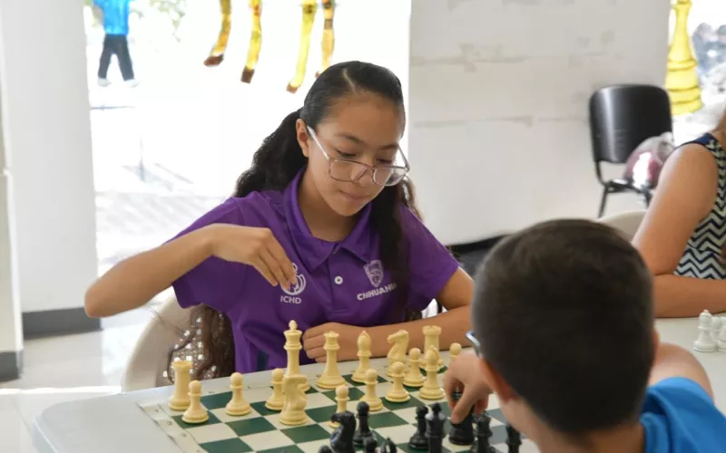 Mía: la juarense que con 11 años se convirtió en multimedallista nacional