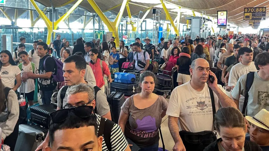 Apagón informático afecta a aerolíneas, bancos y medios en todo el mundo