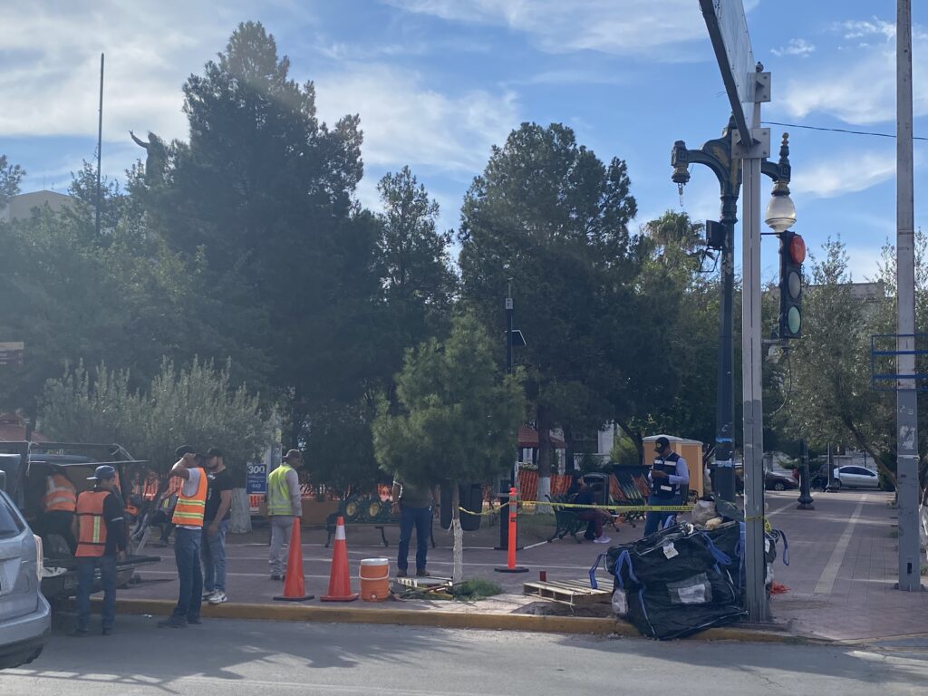 Nuevas cámaras de vigilancia en el centro de Chihuahua: Instalan poste centinela en Palacio de Gobierno