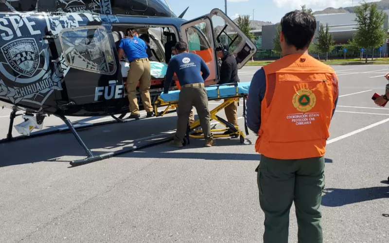 Trasladan de manera aérea por emergencia a joven con quemaduras por descarga eléctrica