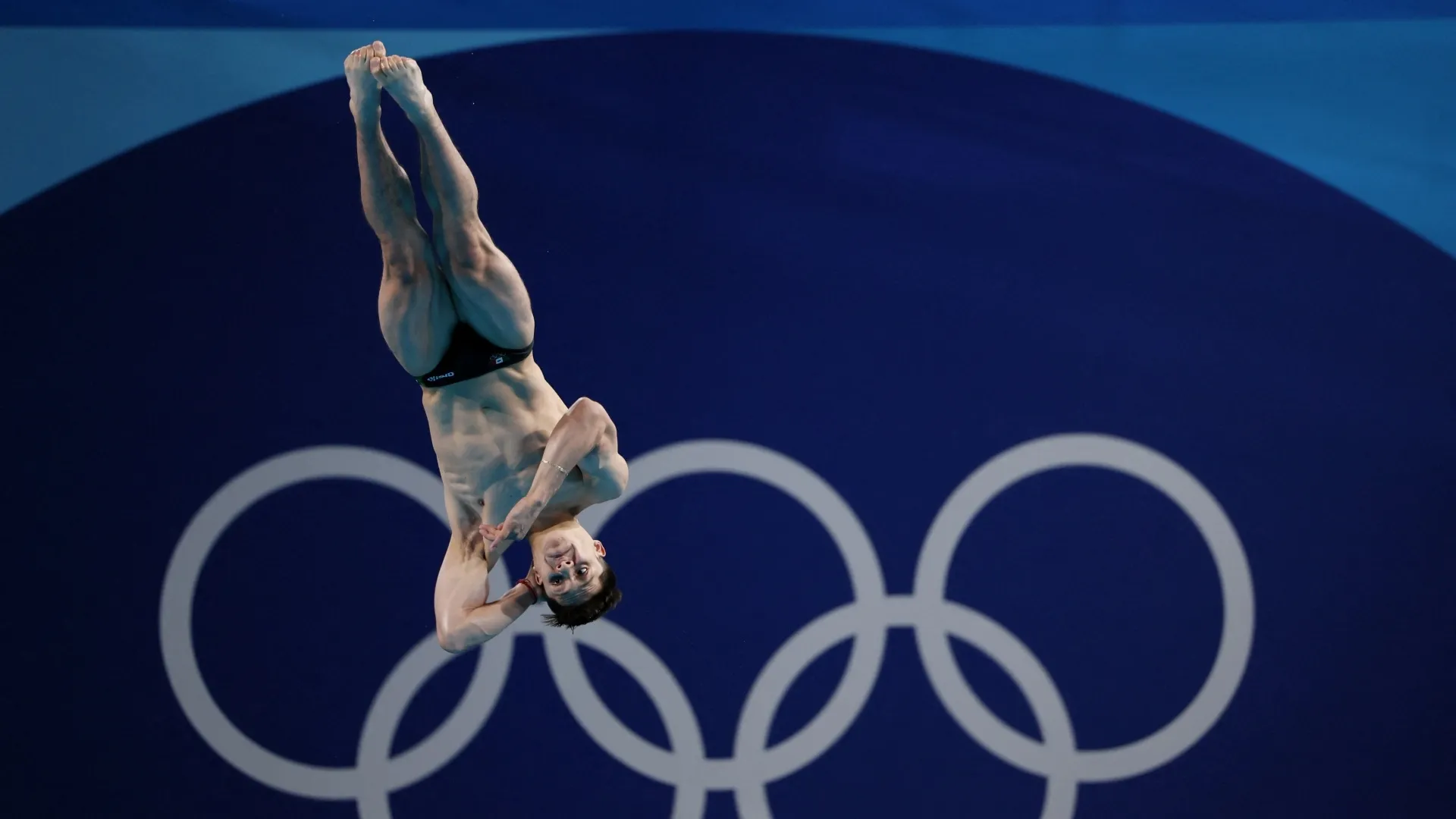 Mexicano Osmar Olvera avanza a la final de trampolín de 3 metros en París 2024