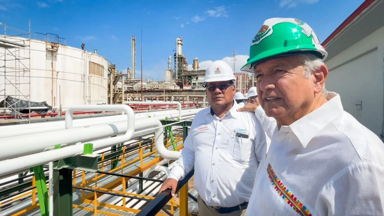 Con refinería en Dos Bocas se revertirá importación del 90%: AMLO